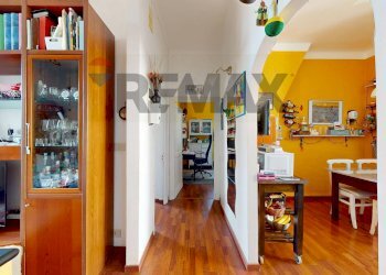Bilocale Via Ponza, 20 
 Lagaccio, Genova (zona Lagaccio) - foto 2