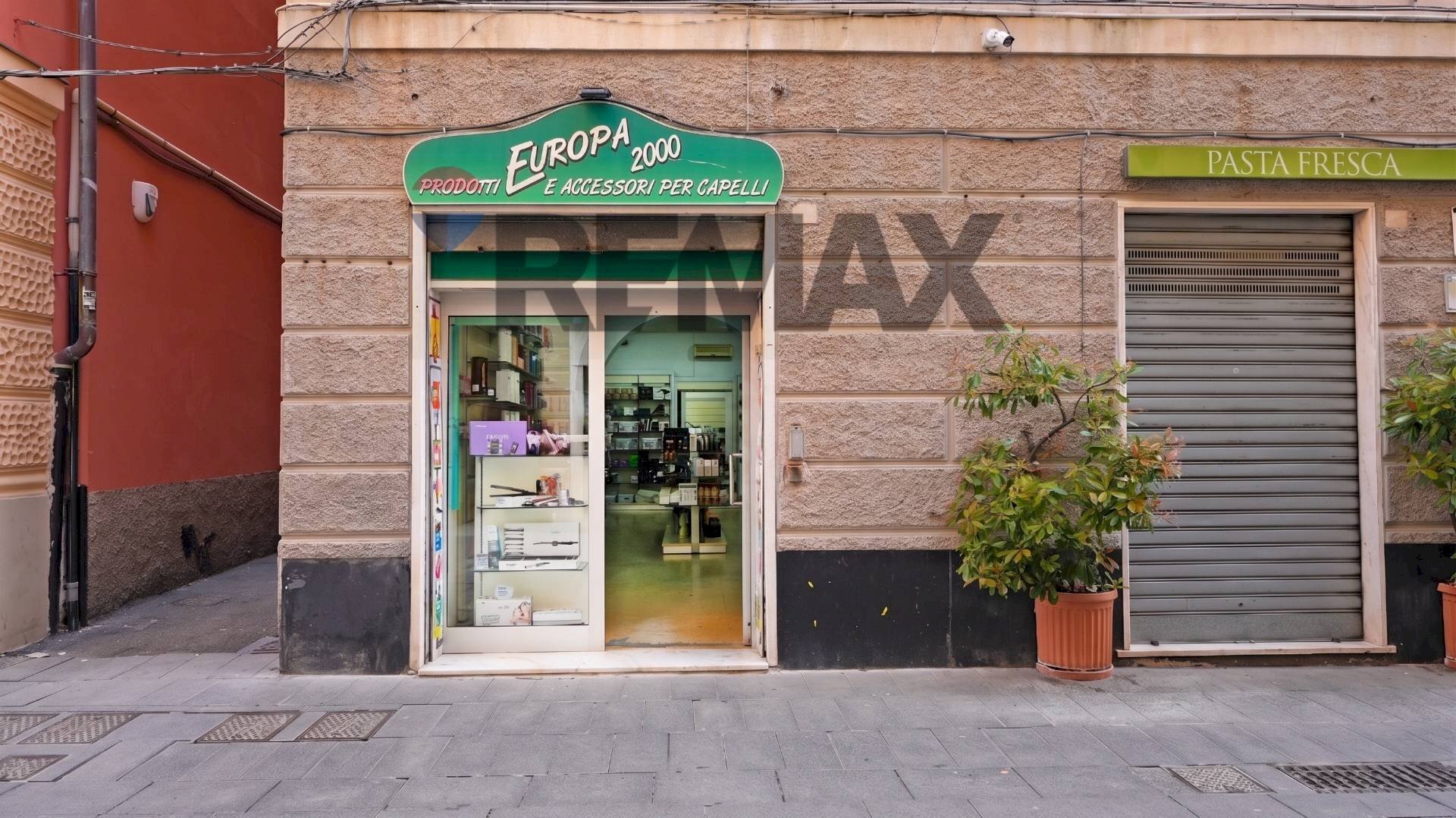 Commercial Activity Via Sestri, 24 R. 
 Sestri Ponente, Genova (neighborhood Sestri Ponente) - photo 1