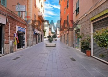 Attività Commerciale Via Sestri, 24 R.
Sestri Ponente, Genova (zona Sestri Ponente) - foto 3