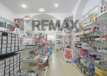 Attività Commerciale Via Sestri, 24 R.
Sestri Ponente, Genova (zona Sestri Ponente) - foto 5