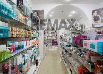 Attività Commerciale Via Sestri, 24 R.
Sestri Ponente, Genova (zona Sestri Ponente) - foto 7