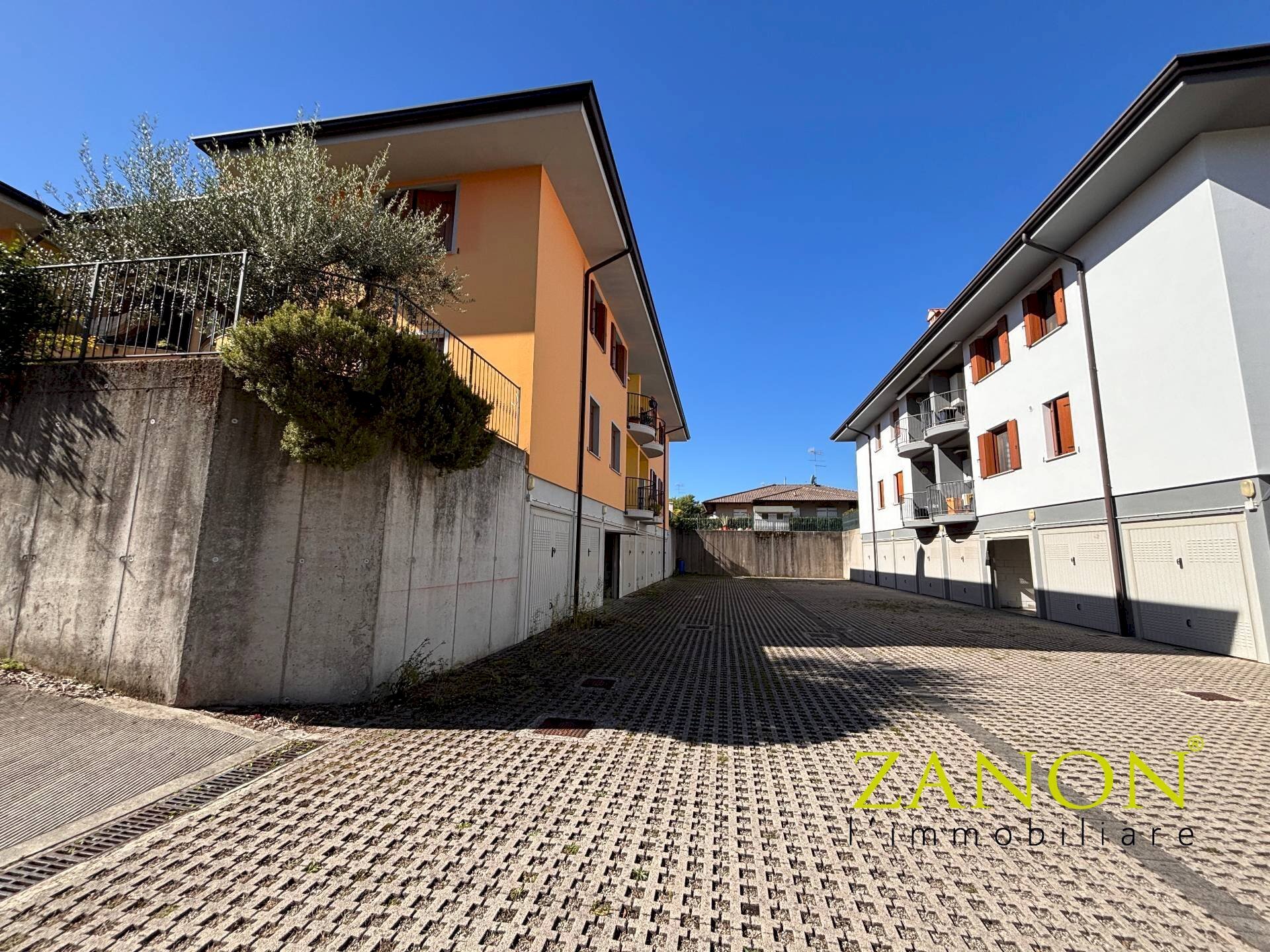 Foto 1 - Box Via dei Pini, Farra d'Isonzo - photo 1