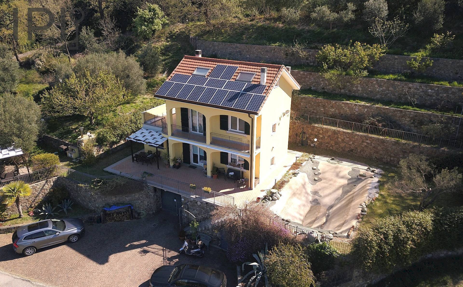 Foto 1 - Villa via San Lorenzo al Colle
 
10, Savona - photo 1