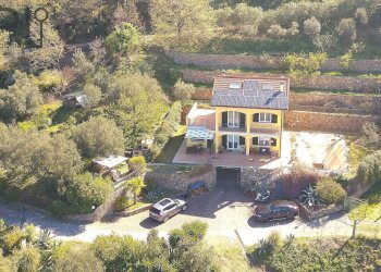Foto 2 - Villa via San Lorenzo al Colle
 
10, Savona - photo 2