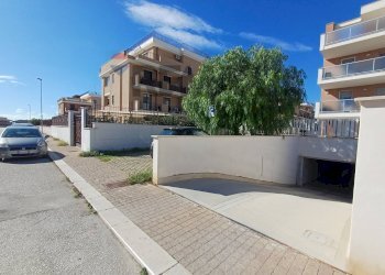 Edificio all\'aperto - Warehouse Via Giovanni da Verrazzano
9, Manfredonia - photo 1