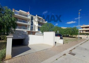 Edificio all\'aperto - Warehouse Via Giovanni da Verrazzano
9, Manfredonia - photo 2