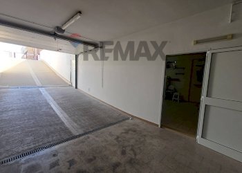 Parcheggio - Warehouse Via Giovanni da Verrazzano
9, Manfredonia - photo 4
