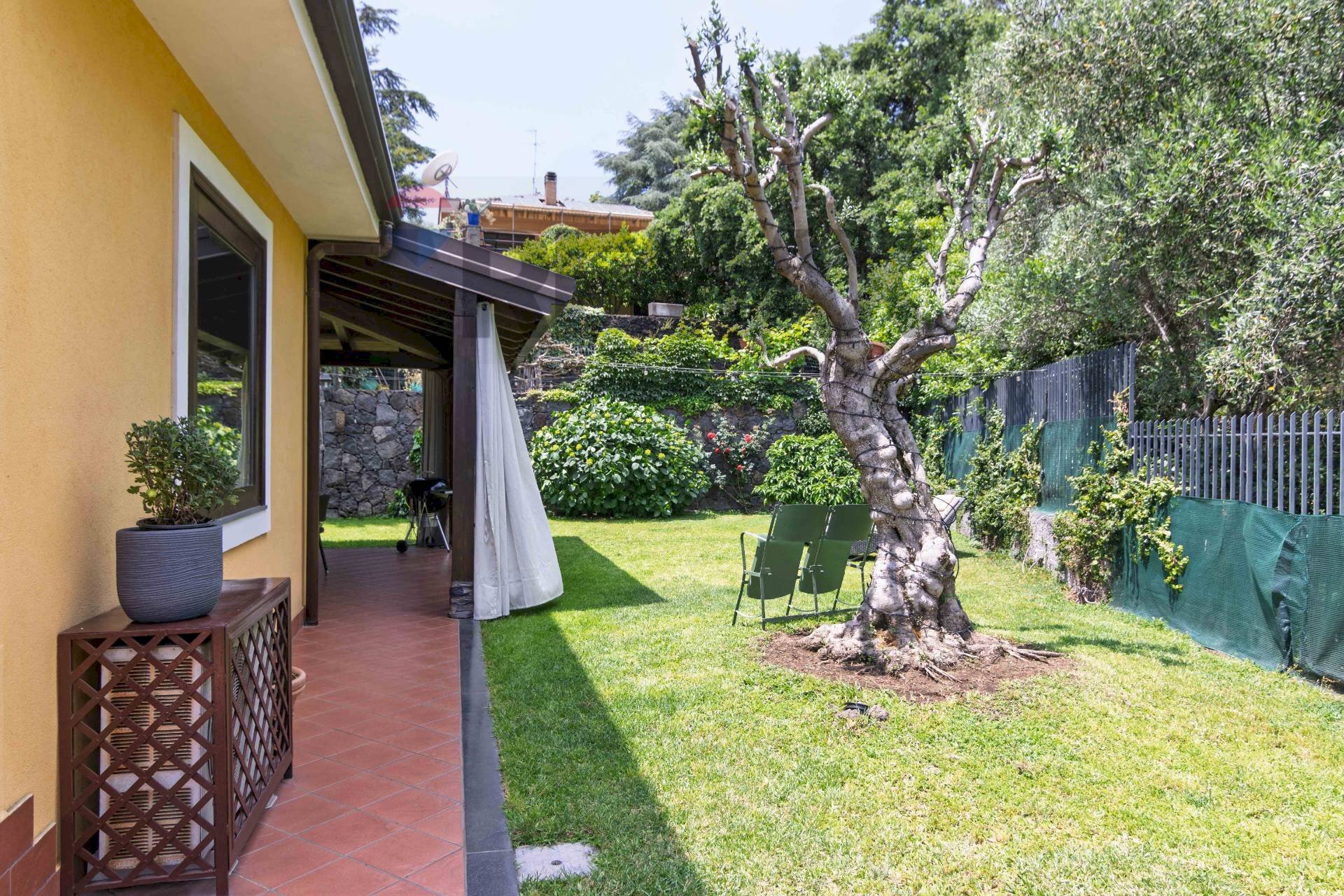 Giardino - Villa Via Villari Antonio
5, Trecastagni - foto 2