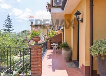 Balcone - Villa Via Villari Antonio
 
5, Trecastagni - foto 1