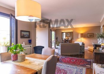 Sala da pranzo - Villa Via Villari Antonio
 
5, Trecastagni - foto 10