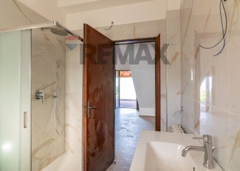 Bagno - Villa Via Salemi Pennisi
 
48/50, Aci Sant'Antonio - foto 8
