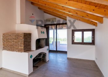 Stanza vuota - Villa Via Salemi Pennisi
 
48/50, Aci Sant'Antonio - foto 11