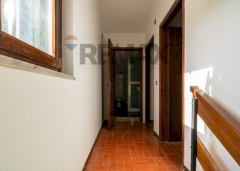 Hall / corridoio - Villa Via Salemi Pennisi
 
48/50, Aci Sant'Antonio - foto 12