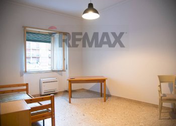 Camera / camera da letto - Apartment via Basile
 
6, Catania - photo 20