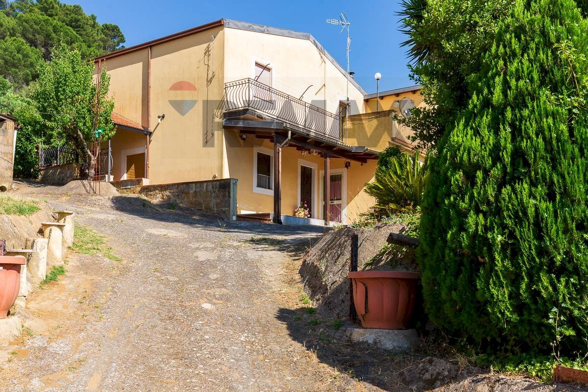 Casa all\'aperto - Casa semi indipendente Contrada Rasalgone
 
snc, Piazza Armerina - foto 1