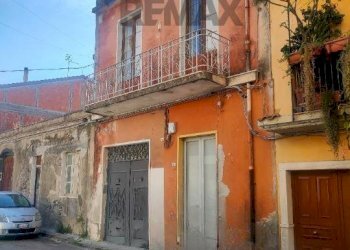 Edificio all\'aperto - Independent house via Cesare Battisti
 
53, Calatabiano - photo 2