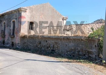 Casa all\'aperto - Terreno agricolo SP81 Contrada Marzacchina
84, Calatabiano - foto 1
