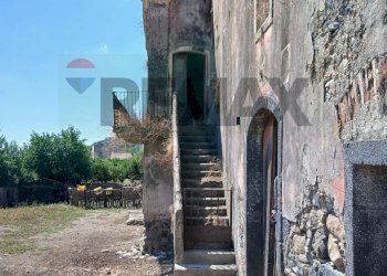 Edificio all\'aperto - Terreno agricolo SP81 Contrada Marzacchina
84, Calatabiano - foto 6