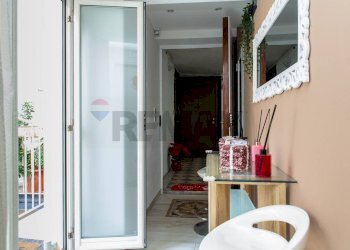 ingresso appartamento 1e2Hall / corridoio - Appartamento Via Monsignore Ventimiglia
 
154, Catania - foto 10