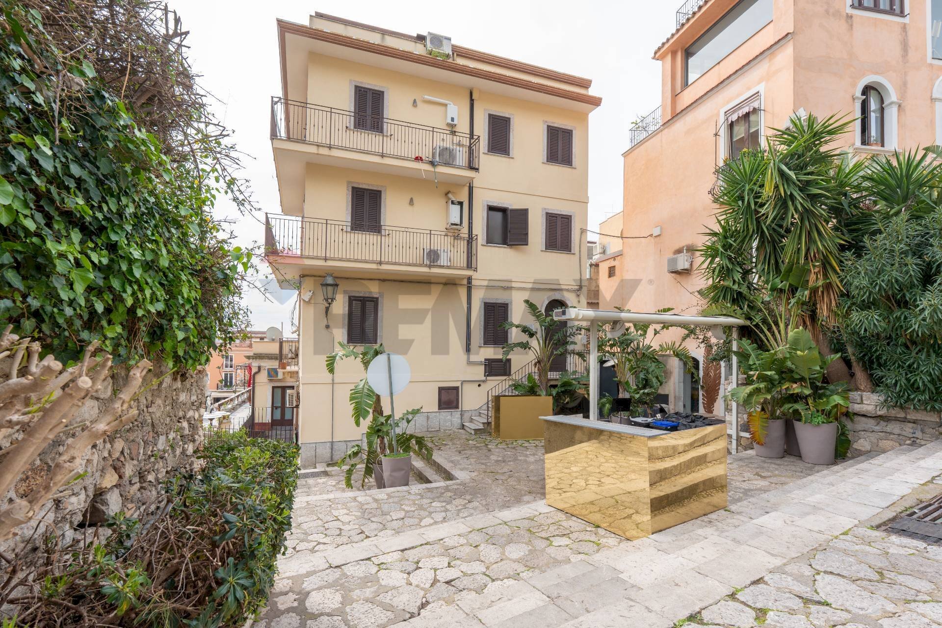 Edificio all\'aperto - Casa indipendente Piazza del Carmine
 
7, Taormina - foto 1