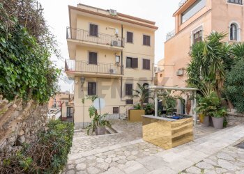 Edificio all\'aperto - Casa indipendente Piazza del Carmine
 
7, Taormina - foto 1