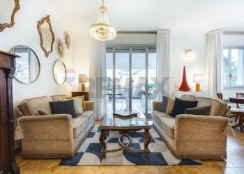 Soggiorno - Four-room apartment Via Gaetano Martino (Traversa C)
 
15, Taormina - photo 2