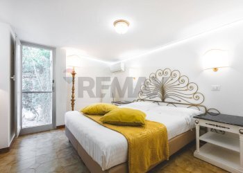 Camera / camera da letto - Four-room apartment Via Gaetano Martino (Traversa C)
 
15, Taormina - photo 18