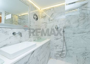 Bagno - Four-room apartment Via Gaetano Martino (Traversa C)
 
15, Taormina - photo 28