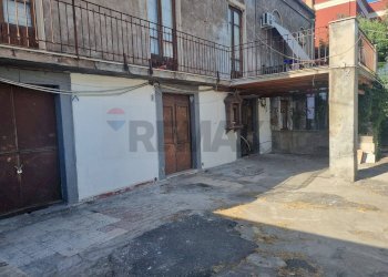 Edificio all\'aperto - Three-room apartment Via Vincenzo Casagrandi
 
40, Catania - photo 7
