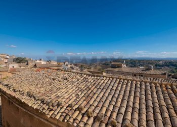 Vista delle montagne - Casa indipendente Via Santissimo Salvatore
 
12, Caltagirone - foto 5