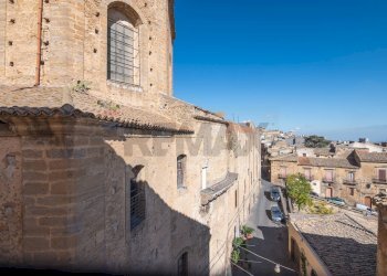 Edificio all\'aperto - Casa indipendente Via Santissimo Salvatore
 
12, Caltagirone - foto 6