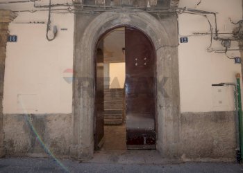 Edificio all\'aperto - Casa indipendente Via Santissimo Salvatore
 
12, Caltagirone - foto 7