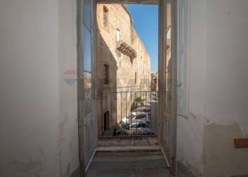 Edificio all\'aperto - Casa indipendente Via Santissimo Salvatore
 
12, Caltagirone - foto 26