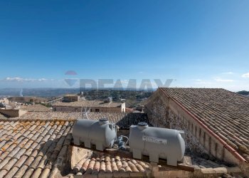 Edificio all\'aperto - Casa indipendente Via Santissimo Salvatore
 
12, Caltagirone - foto 42