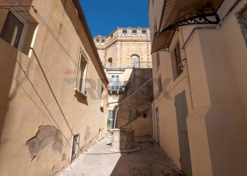 Edificio all\'aperto - Casa indipendente Via Santissimo Salvatore
 
12, Caltagirone - foto 60