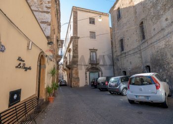 Edificio all\'aperto - Casa indipendente Via Santissimo Salvatore
 
12, Caltagirone - foto 62