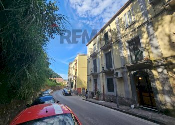 Edificio all\'aperto - Three-room apartment Via calata san Vito
46, Salerno - photo 4