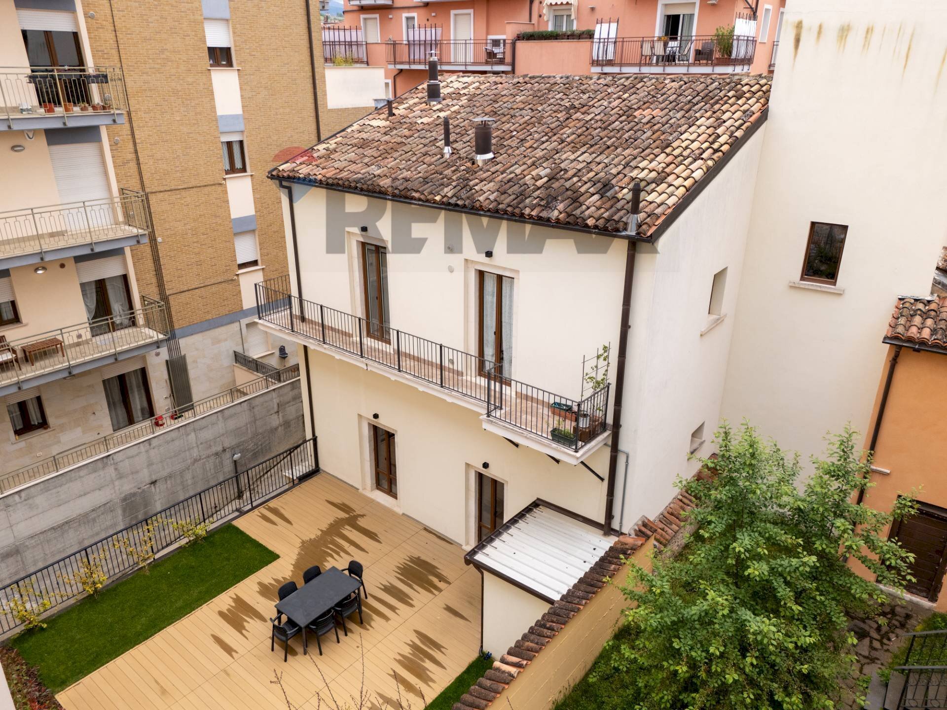 Edificio all\'aperto - Casa indipendente Via S.Amico
 
6, L'Aquila - foto 1