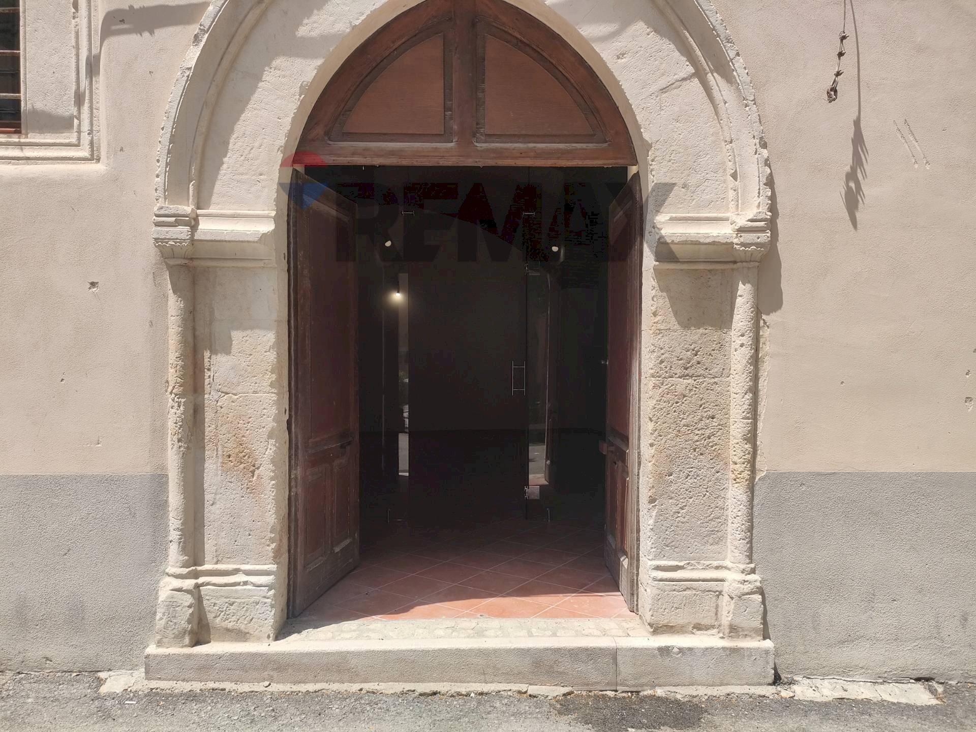 Edificio all\'aperto - Commercial Premises Piazza IX Martiri, L'Aquila - photo 3