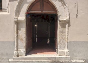 Edificio all\'aperto - Locale Commerciale Piazza IX Martiri, L'Aquila - foto 3