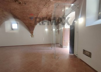 Stanza vuota - Locale Commerciale Piazza IX Martiri, L'Aquila - foto 10