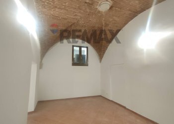 Stanza vuota - Locale Commerciale Piazza IX Martiri, L'Aquila - foto 12