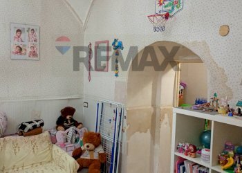 Camera / camera da letto - Three-room apartment Via San Carlo Alle Mortelle, Napoli - photo 8