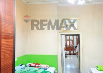 Camera / camera da letto - Three-room apartment Via San Carlo Alle Mortelle, Napoli - photo 5