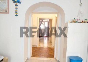 Hall / corridoio - Trilocale Via San Carlo Alle Mortelle
 
23, Napoli - foto 2