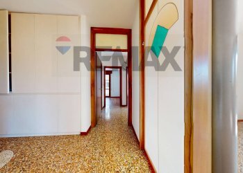 Hall / corridoio - Trilocale VIA MAROSTICANA
 
2, Bolzano Vicentino - foto 11