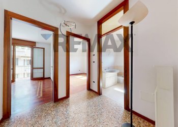 Hall / corridoio - Trilocale VIA MAROSTICANA
 
2, Bolzano Vicentino - foto 12