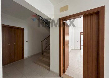 Hall / corridoio - Appartamento Via Leonardo Da Vinci
 
7, Ischitella - foto 13