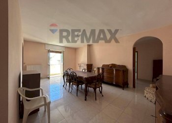 Sala da pranzo - Appartamento Via Leonardo Da Vinci
 
7, Ischitella - foto 1