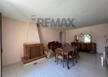 Sala da pranzo - Appartamento Via Leonardo Da Vinci
 
7, Ischitella - foto 3